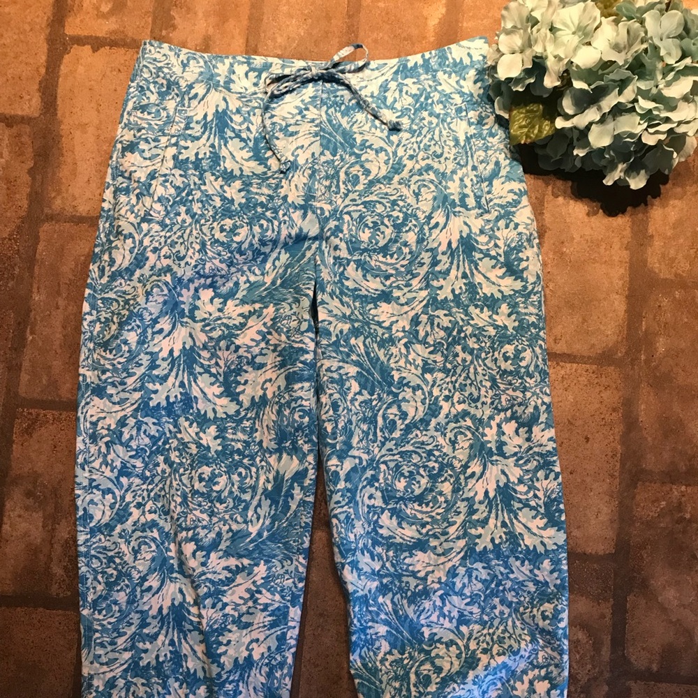 Talbots stretch Capri blue/white print Siz…